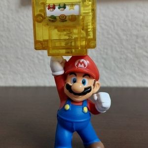 Super Mario Toy with Spinning Random Powerups